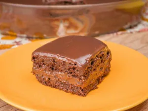 Delícia Germânica: Bolo Pão de Mel com Doce de Leite
